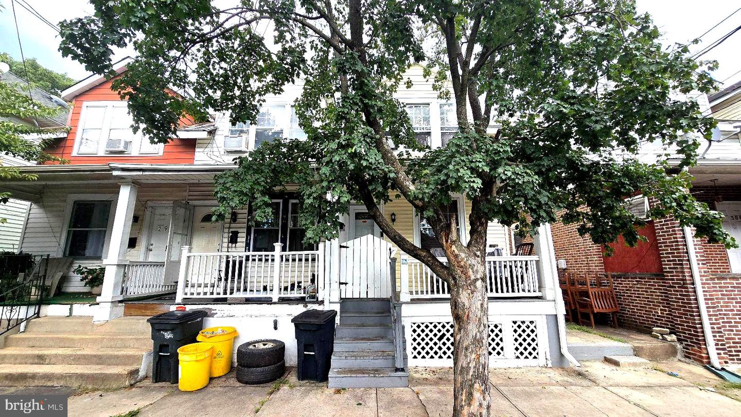 298 S Logan Ave — photo