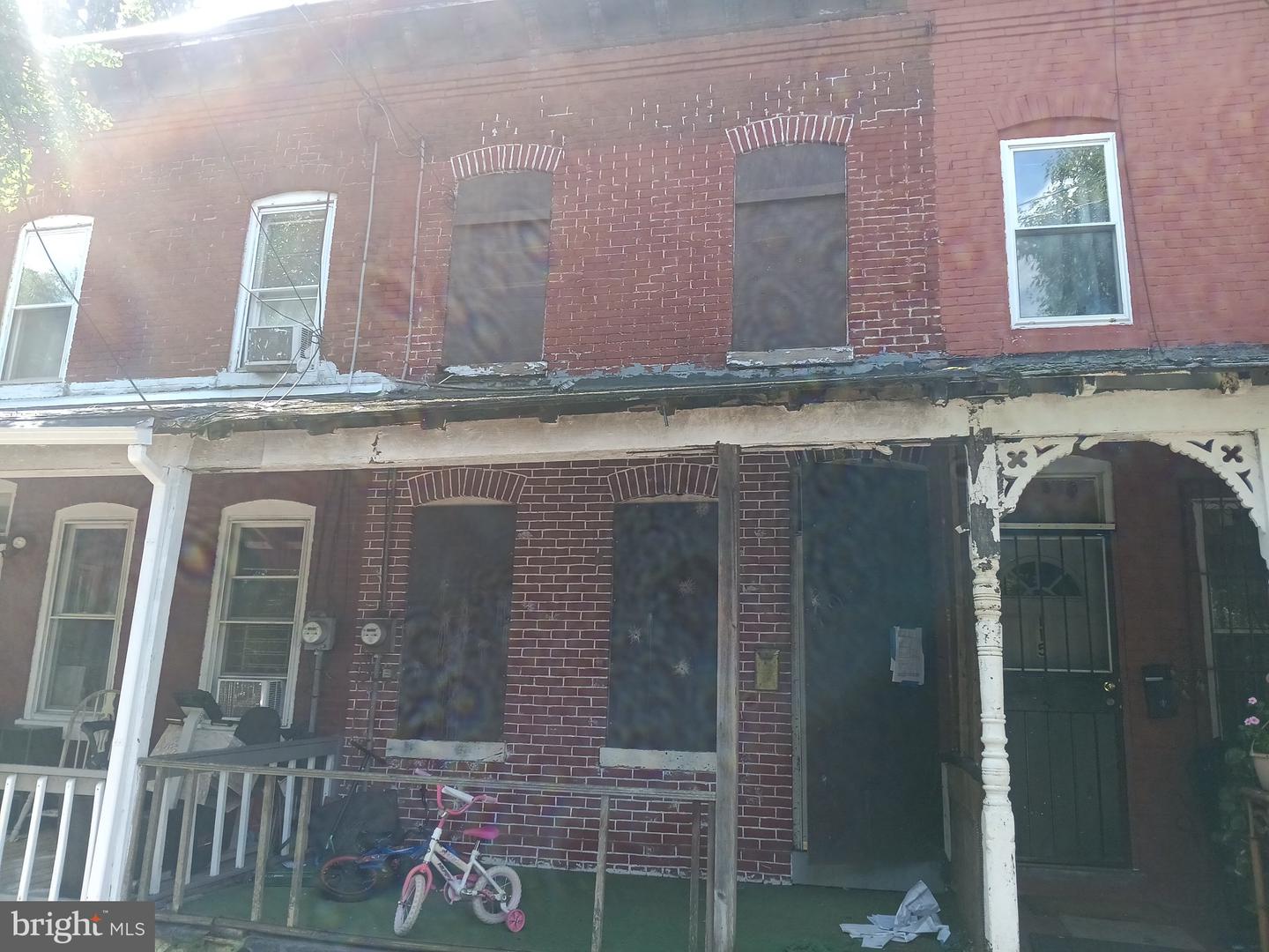 117 S Logan Ave — photo