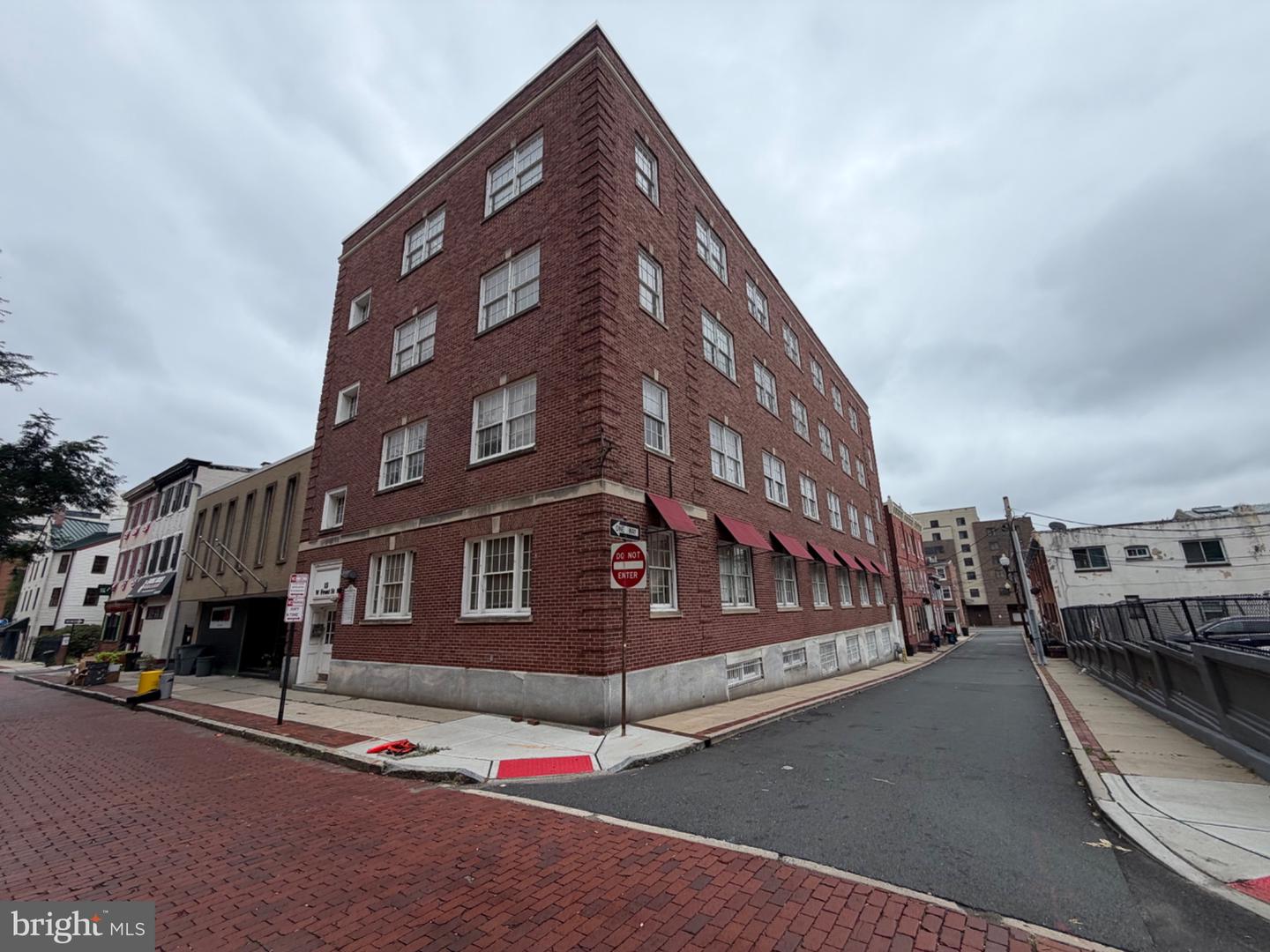 15 W Front St — photo