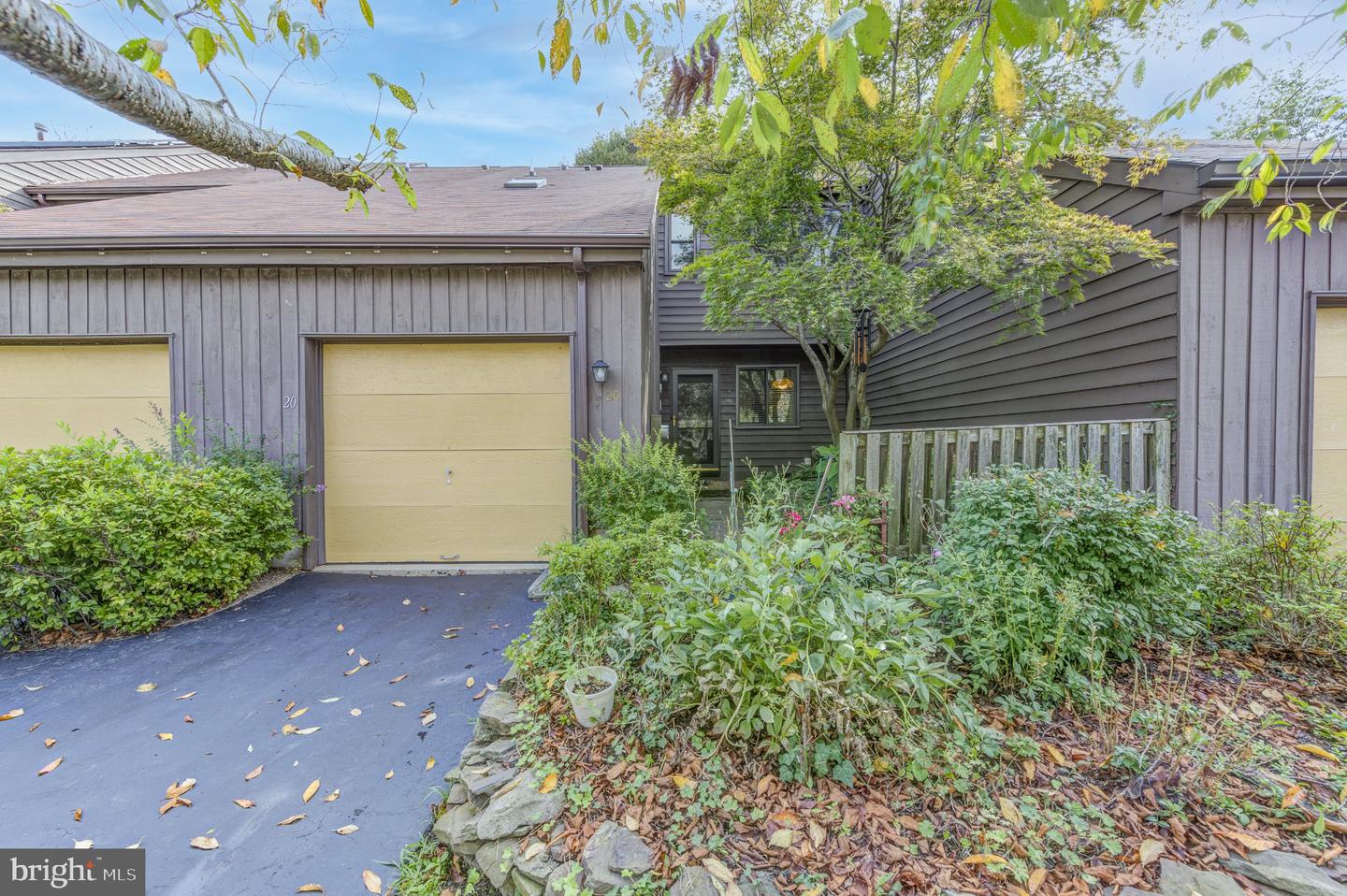 20 Rebecca Ct — photo