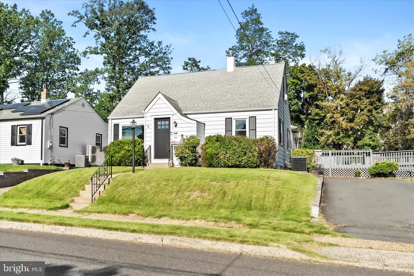 359 Churchill Ave — photo