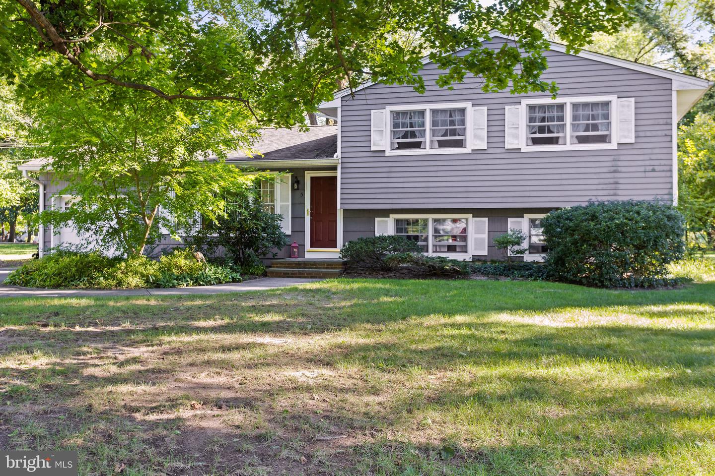 5 Ziff Ln — photo