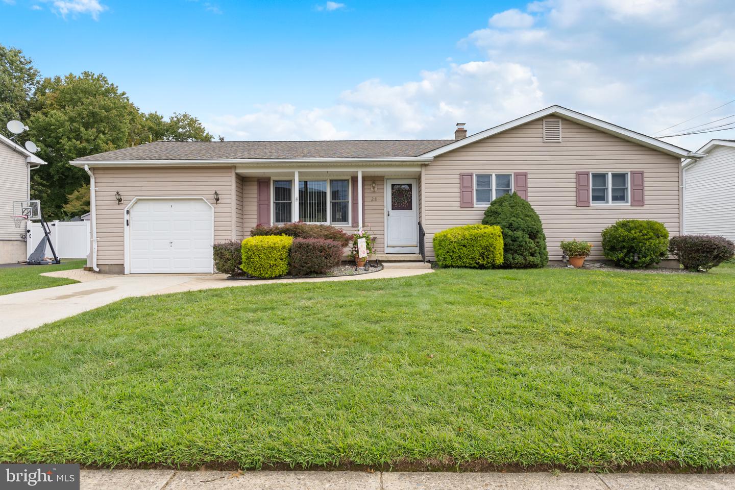 28 Dan Road, Hamilton, NJ 08620