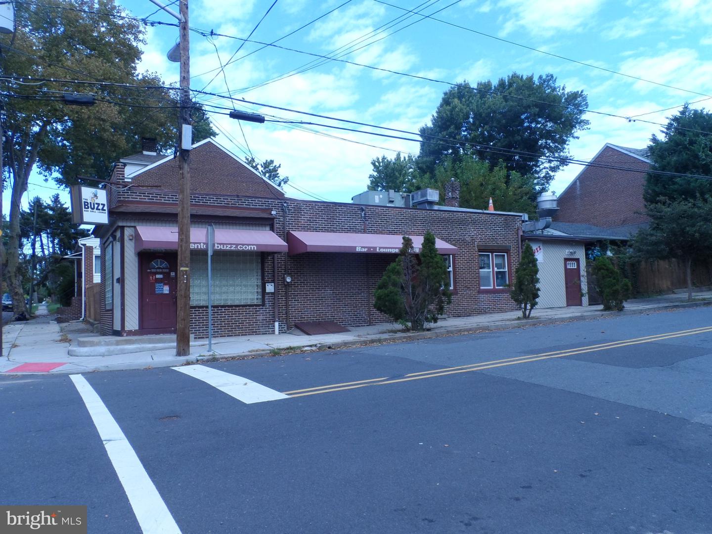 702 Pine Pine St — photo