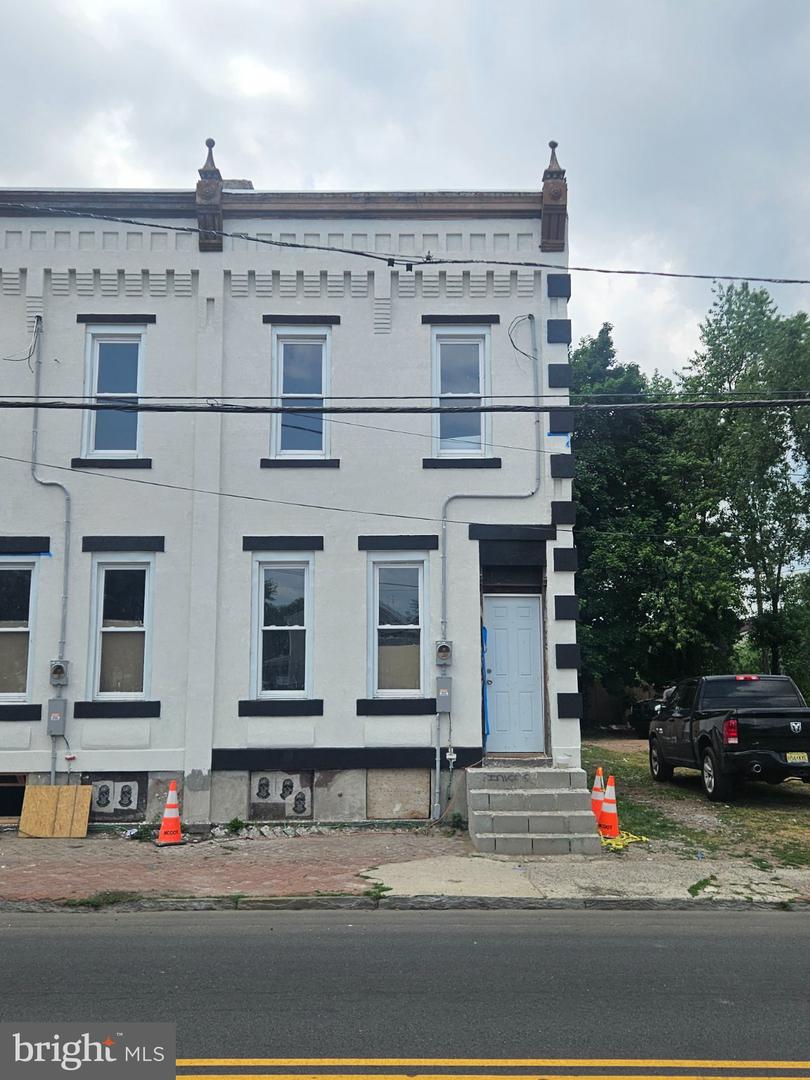 111 Chambers St — photo