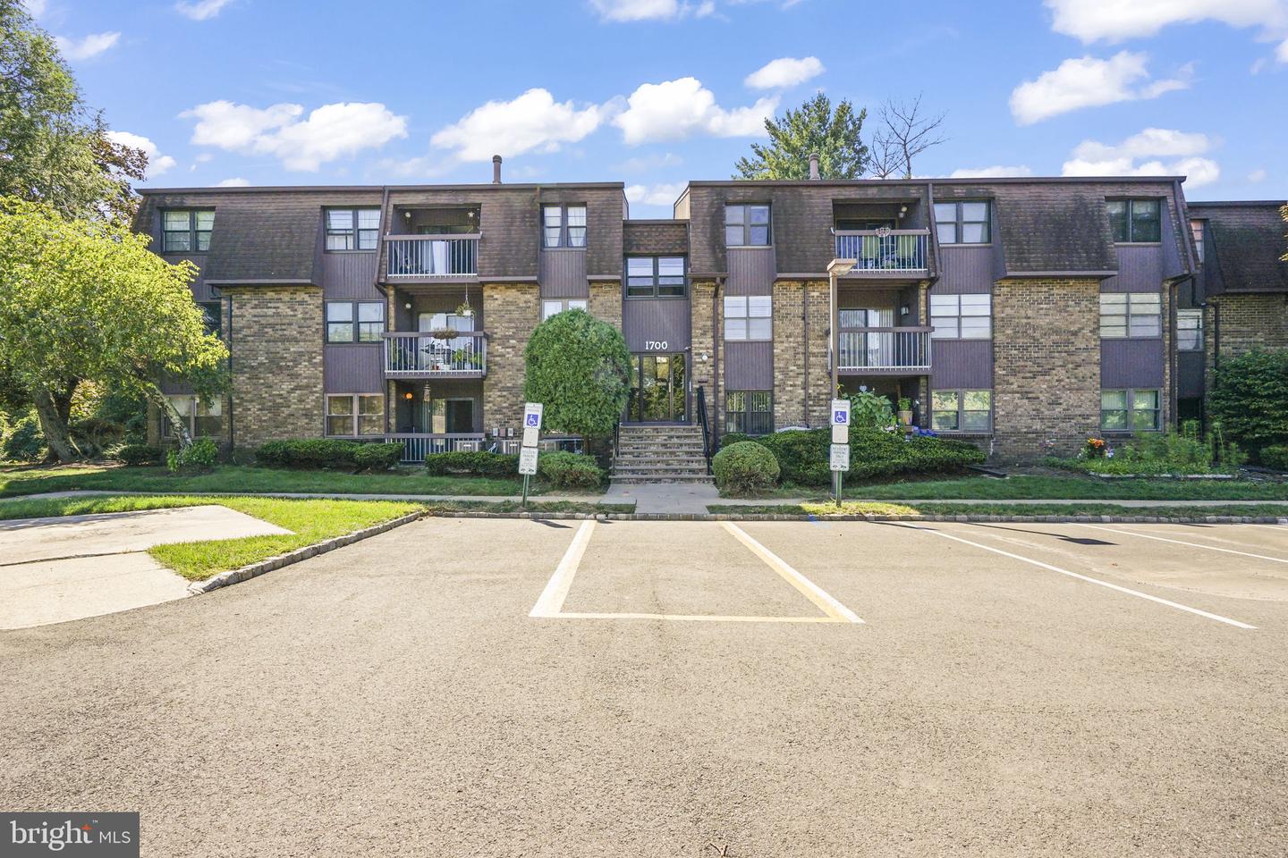 1712 Country Mill Dr — photo