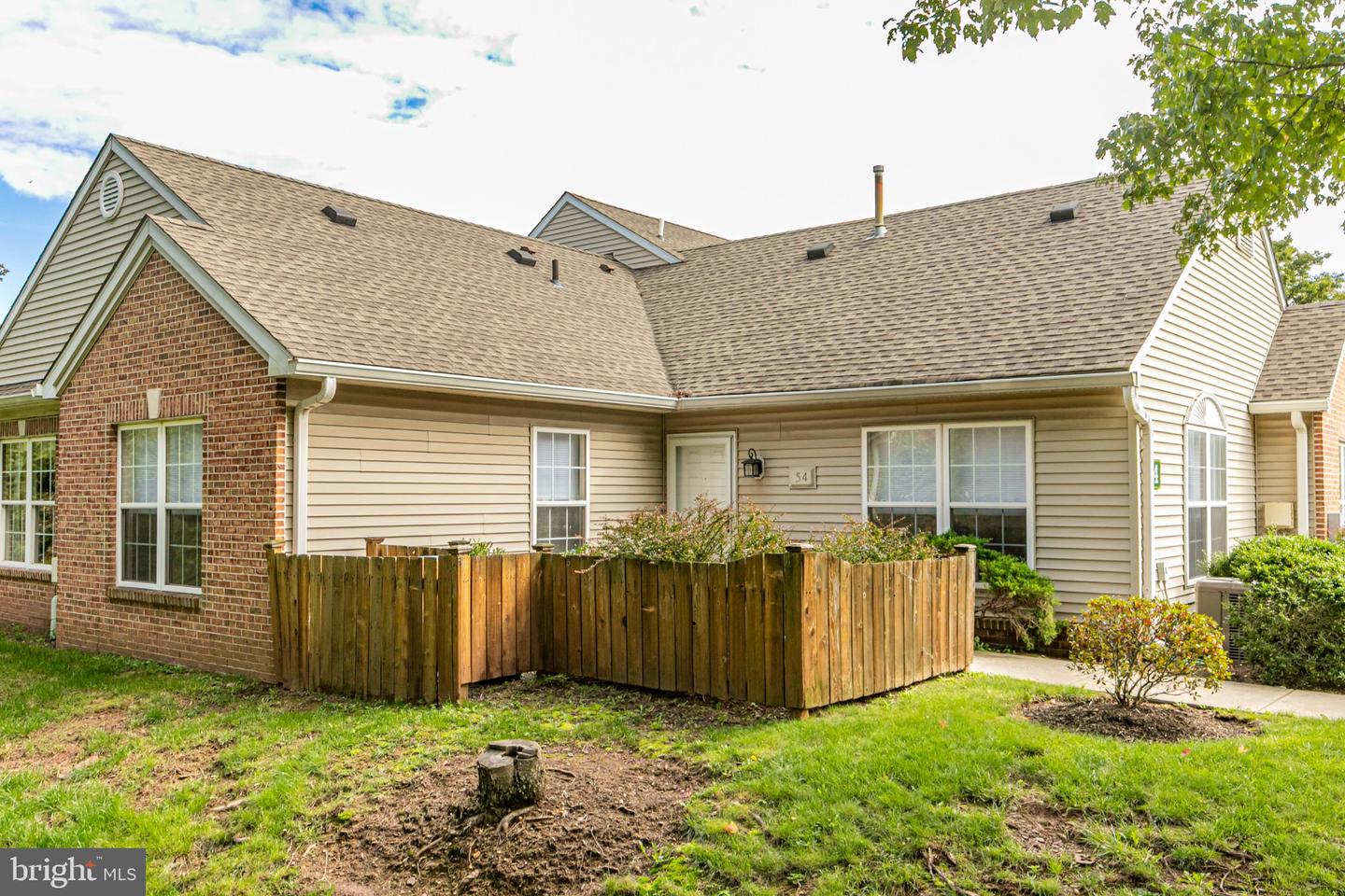 54 Woolsey Ct — photo