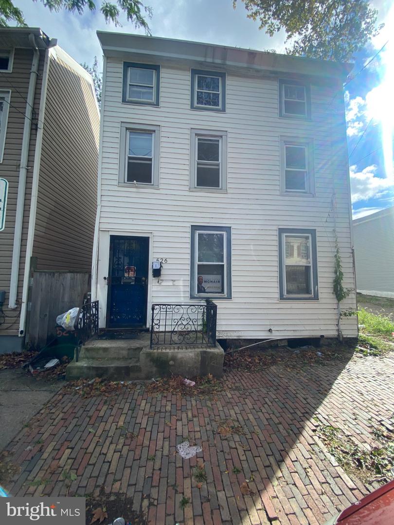 526 Lamberton St — photo