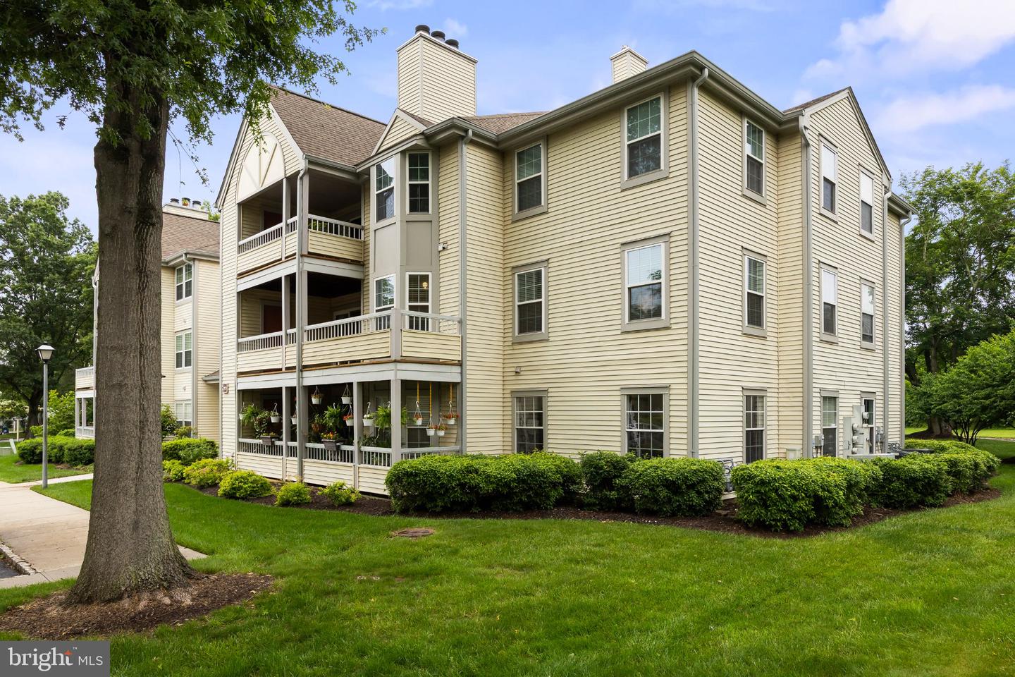 101 Claridge Ct #8 — photo