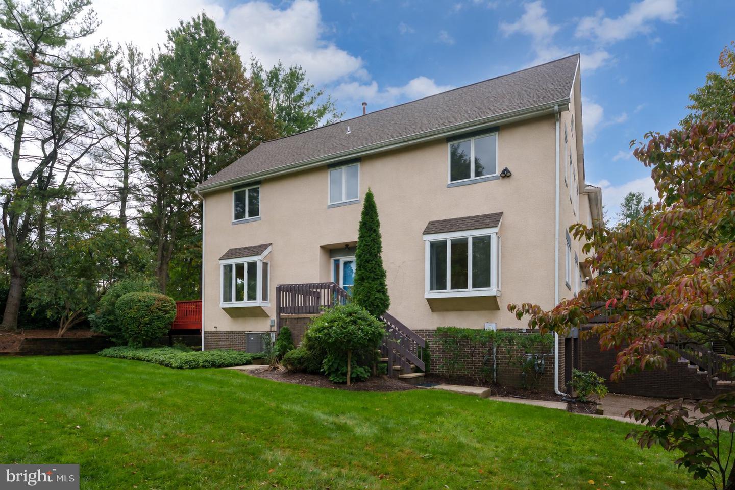 21 Exeter Ct — photo