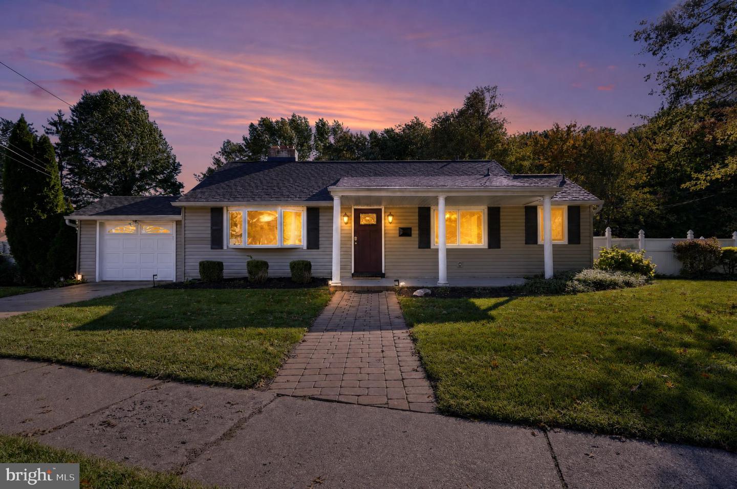 133 Review Ave — photo