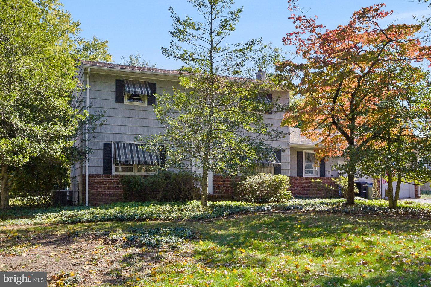 44 Nassau Pl — photo