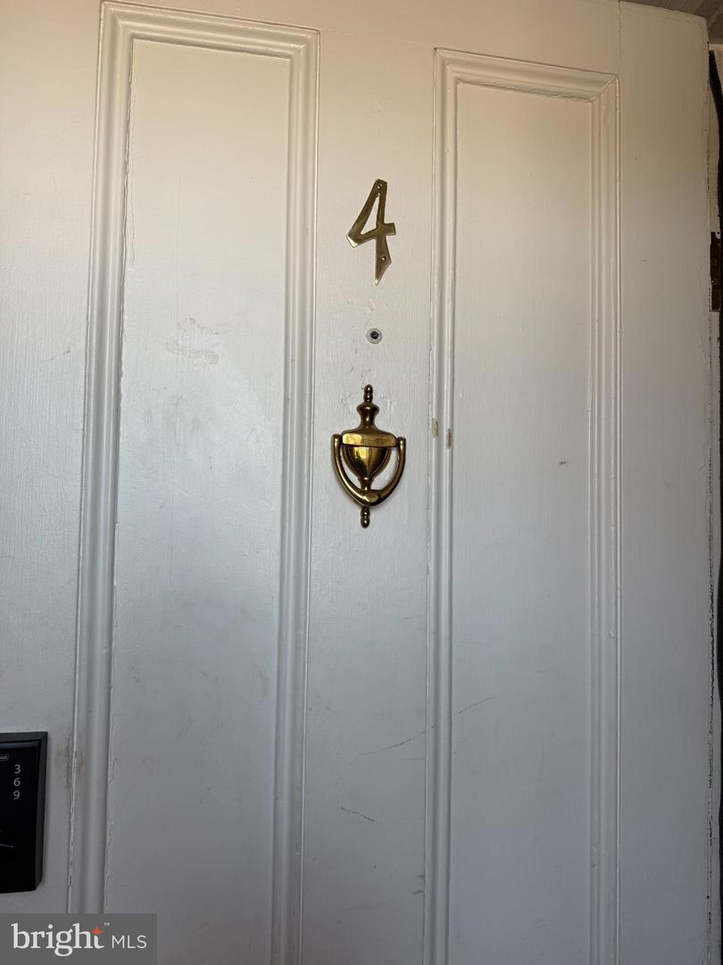 206 Nassau St #4 — photo