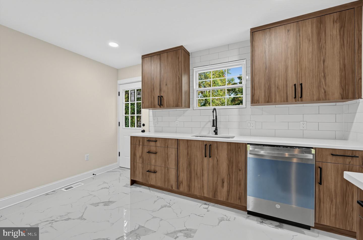 2 Pershing Avenue, Ewing, NJ 08618 — photo 3