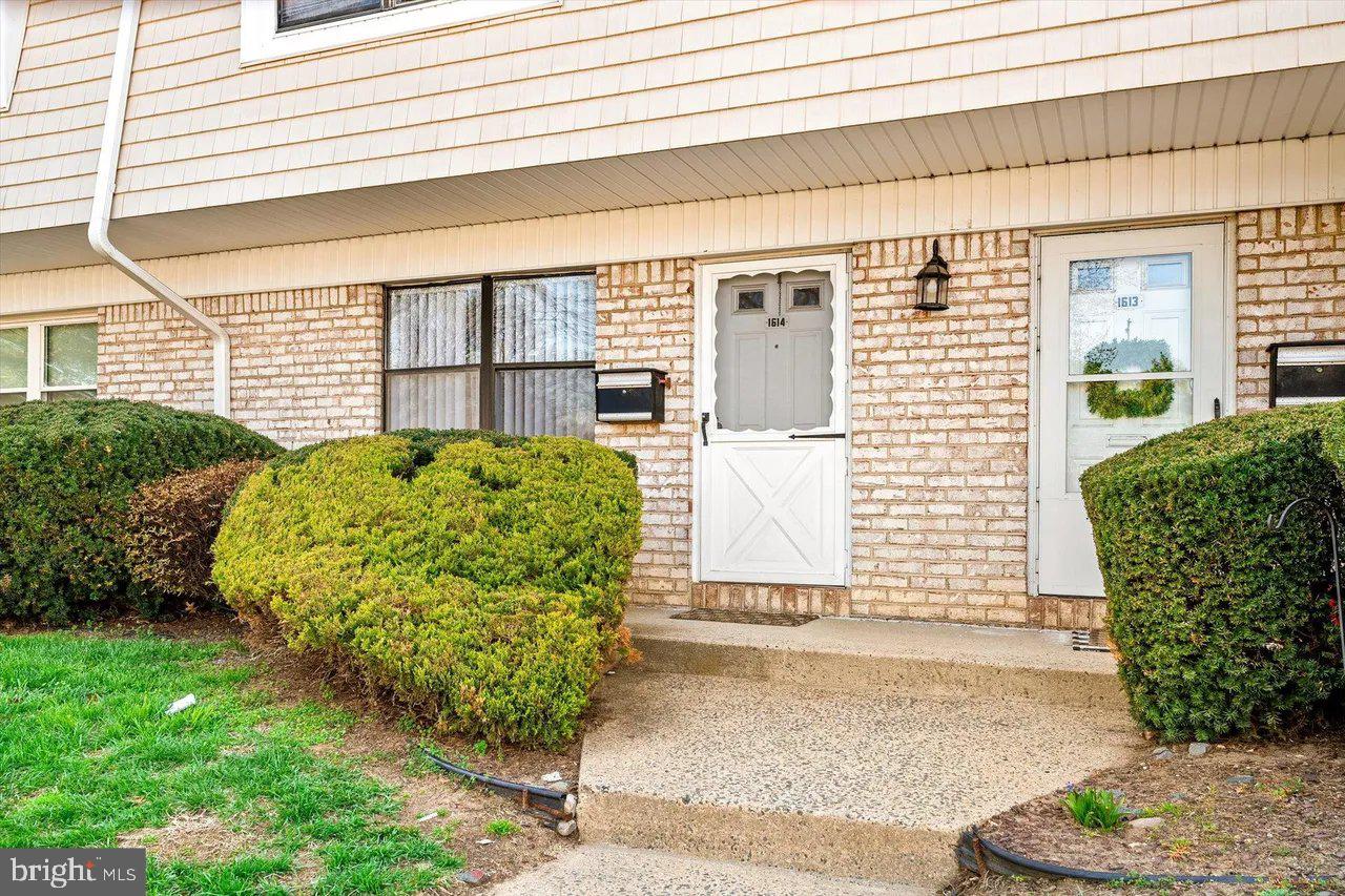 1614 Silver Ct — photo