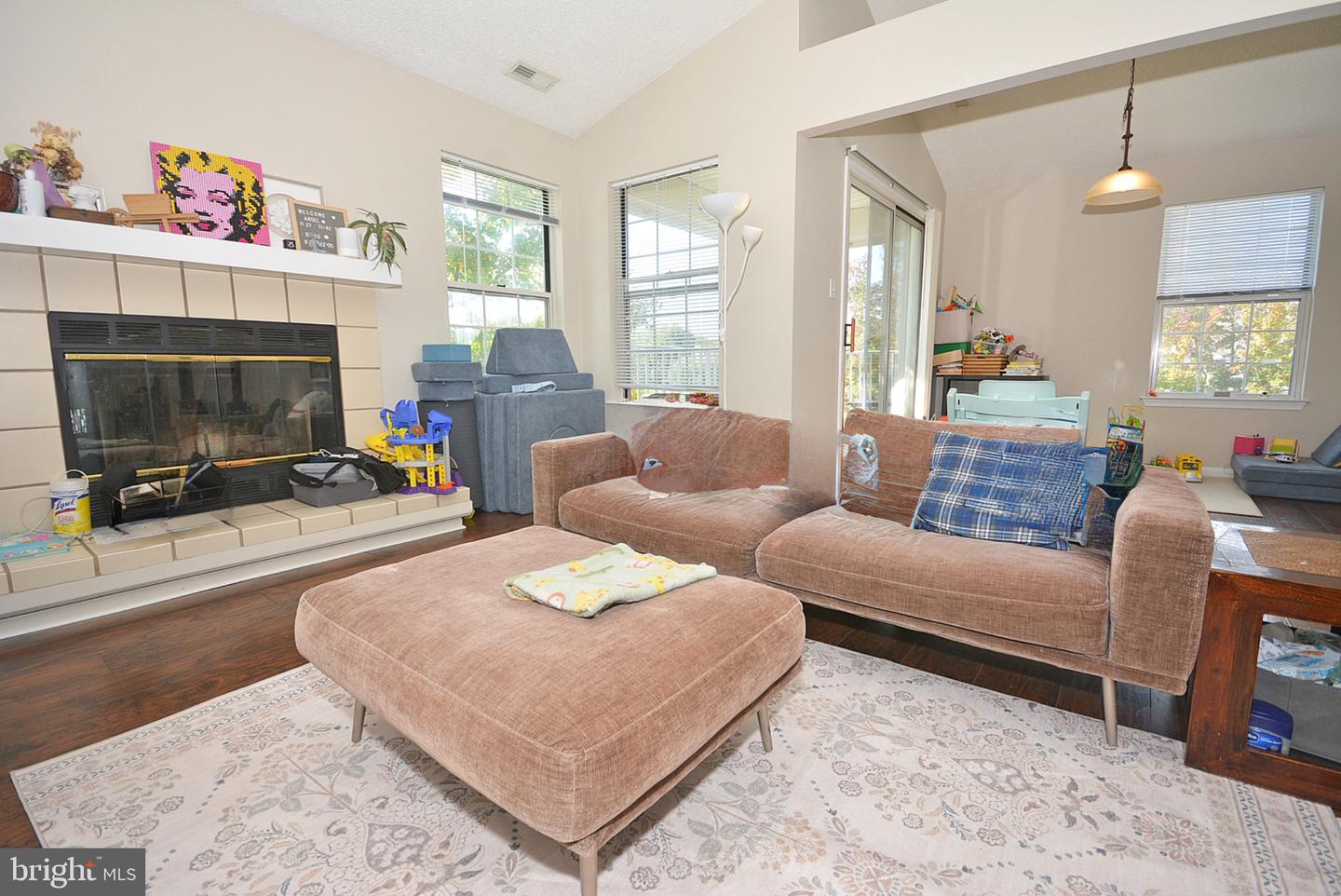 1312 Rustic Ct — photo
