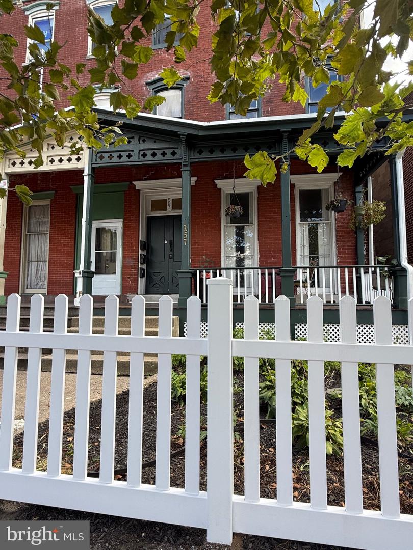 257 Hamilton Ave — photo