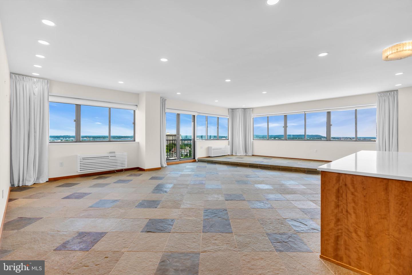 55 Ocean Avenue #Phb — photo