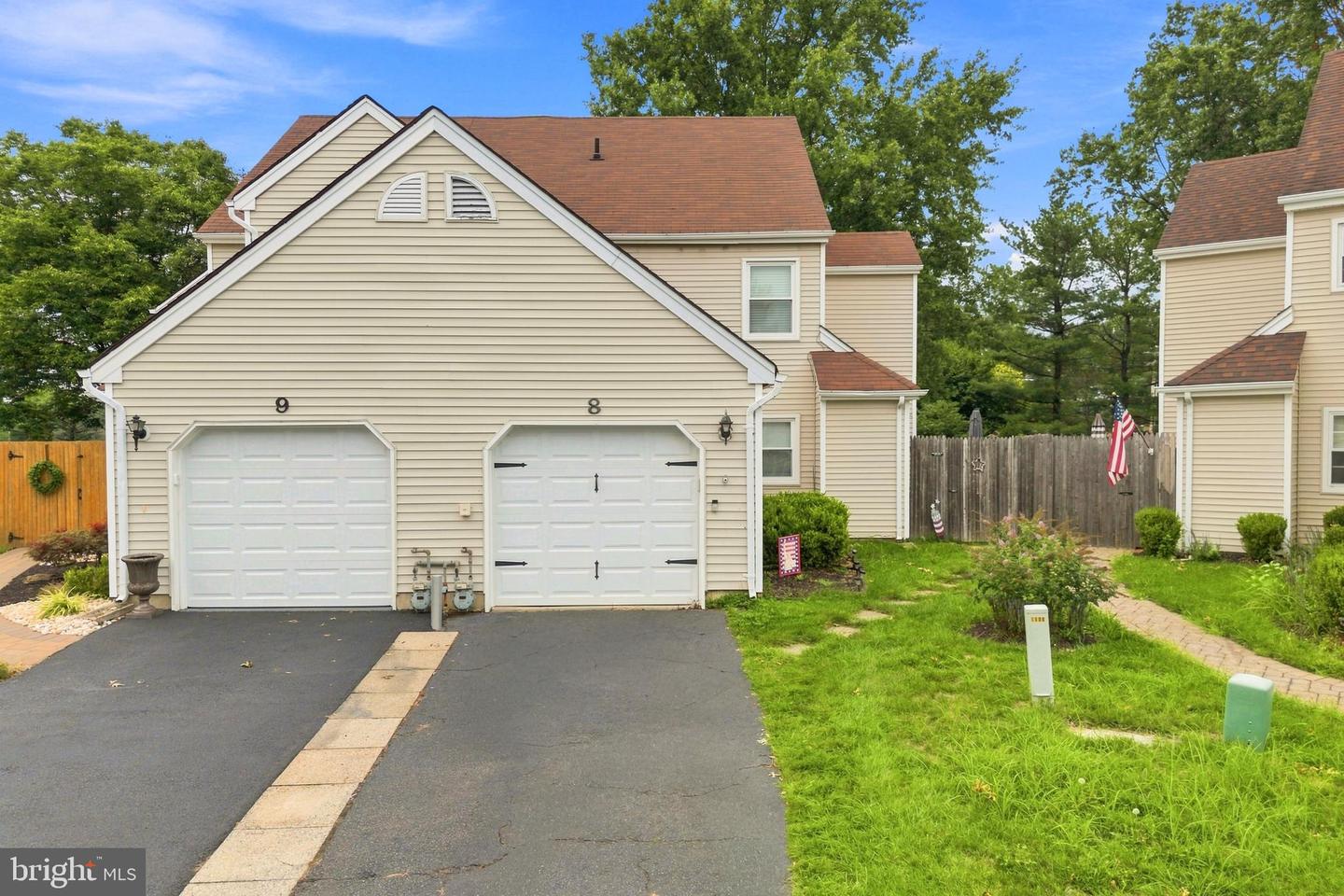 8 Cooper Ct — photo