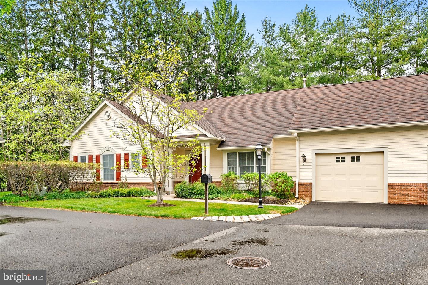 4 Douglas Fir Ct — photo