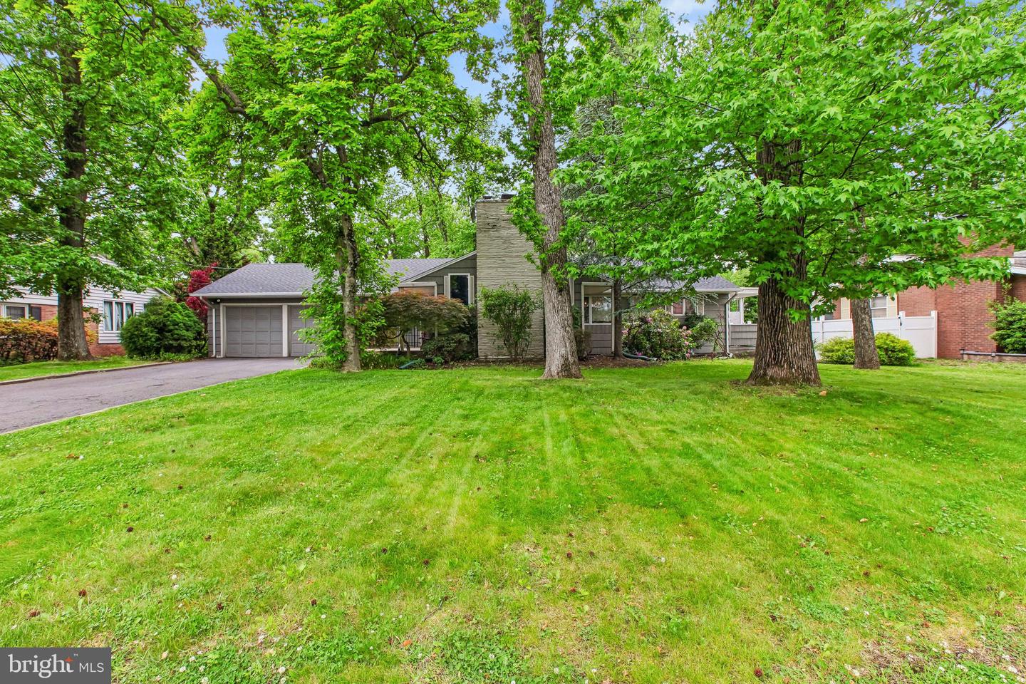 4 Taylor Dr — photo