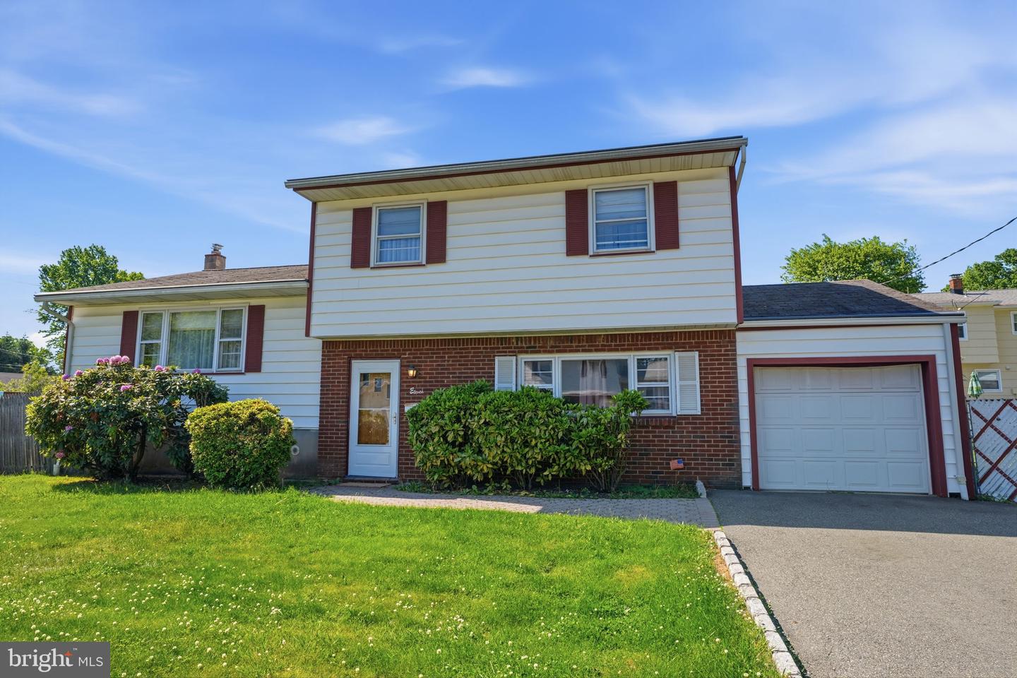 11 Reo Ct — photo