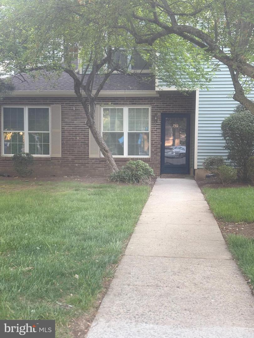 7381 Elm Ct — photo