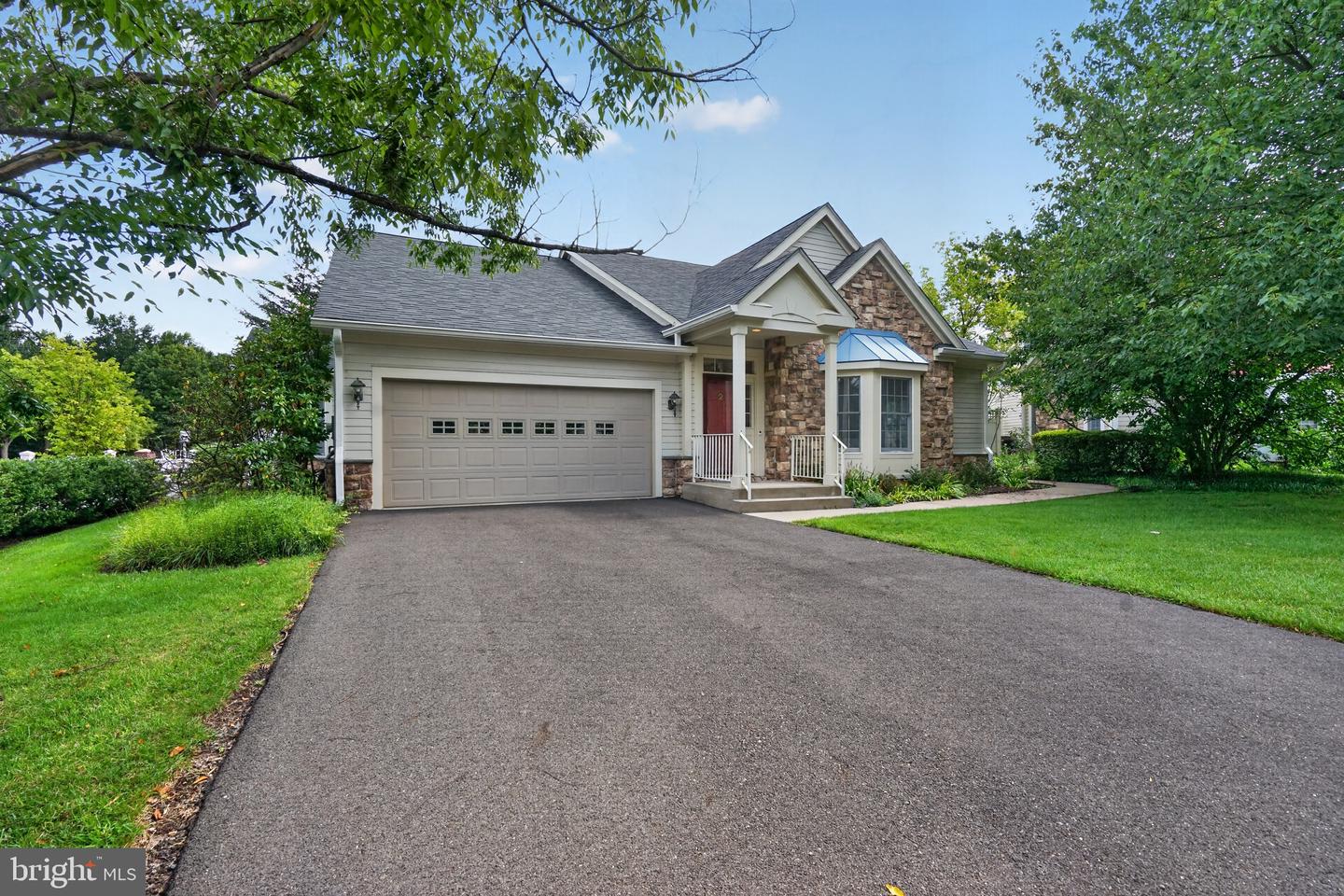2 Azalea Ct — photo
