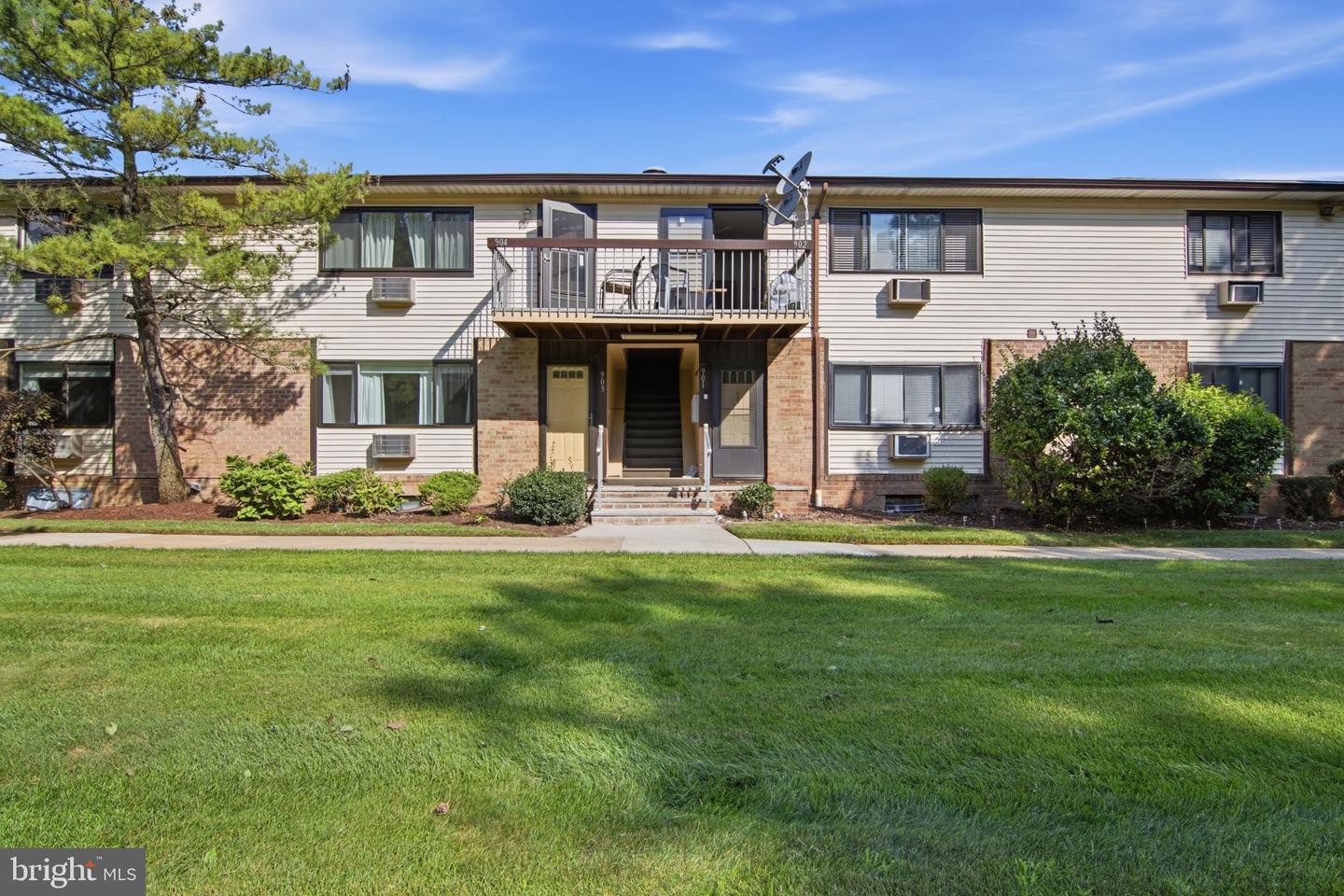 903 Cricket Ln — photo