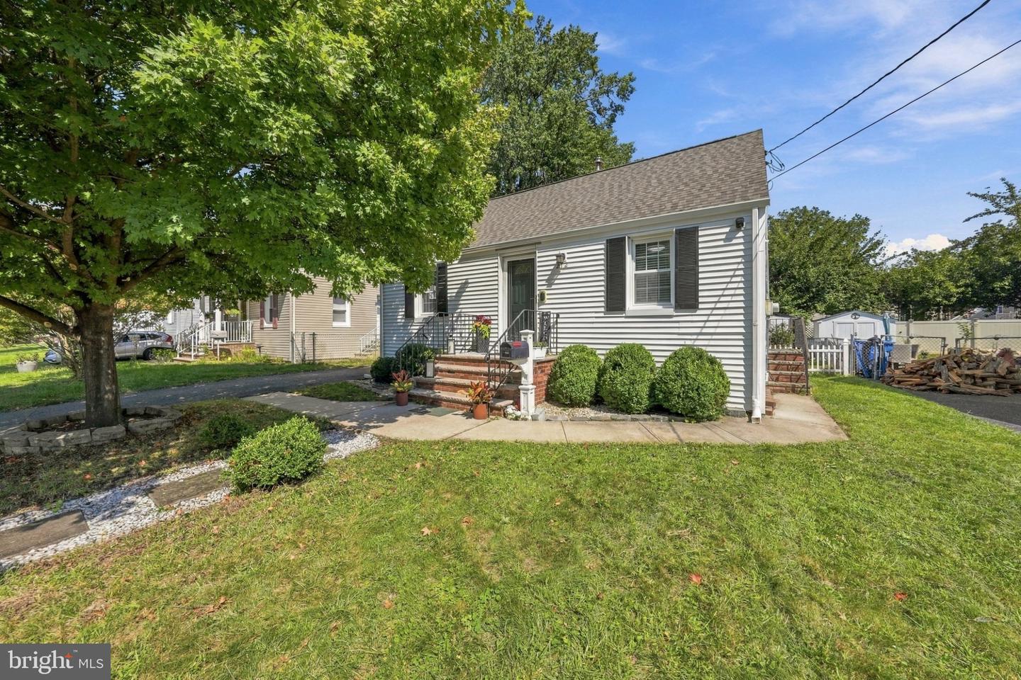 212 Stephenson Ave — photo