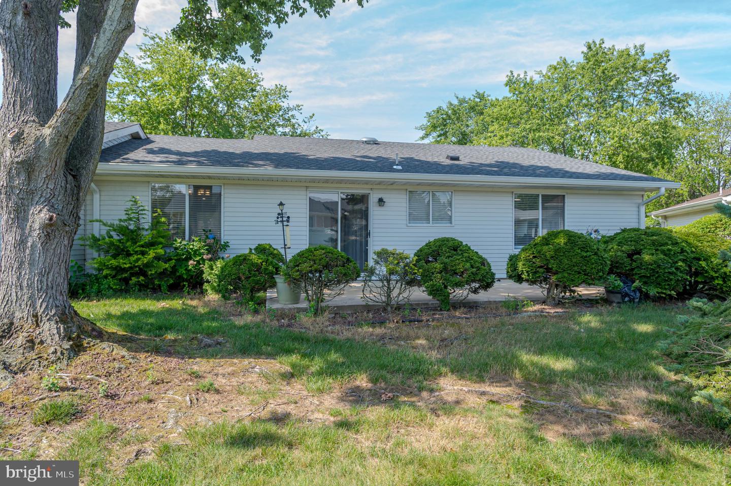 742 Pompton Rd — photo