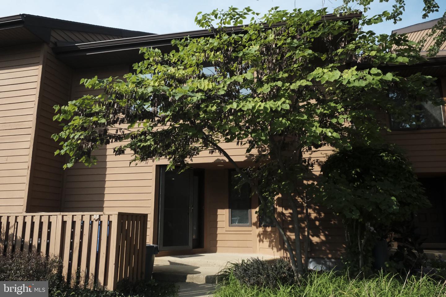 35 Sayre Dr — photo