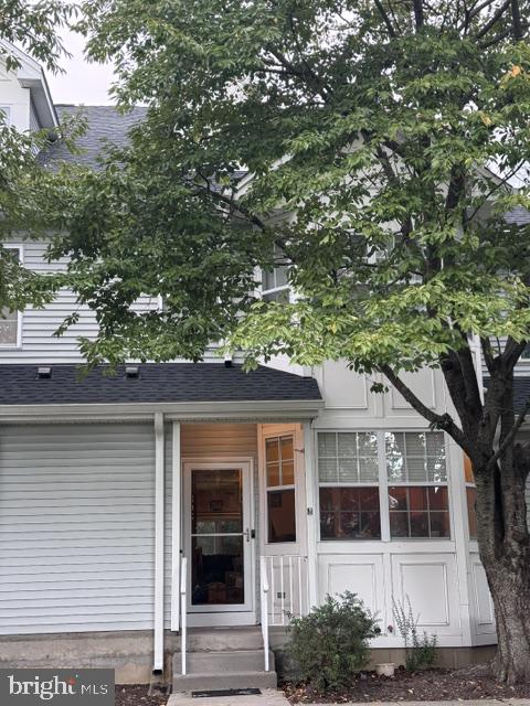 702 Blossom Cir — photo