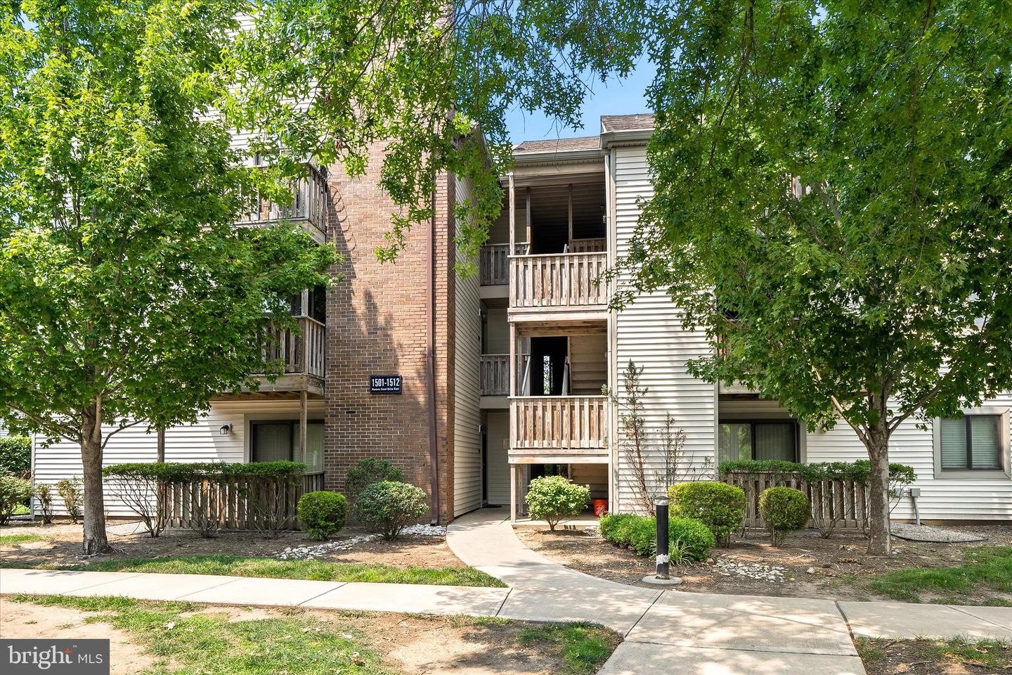 1510 Ravens Crest Dr — photo
