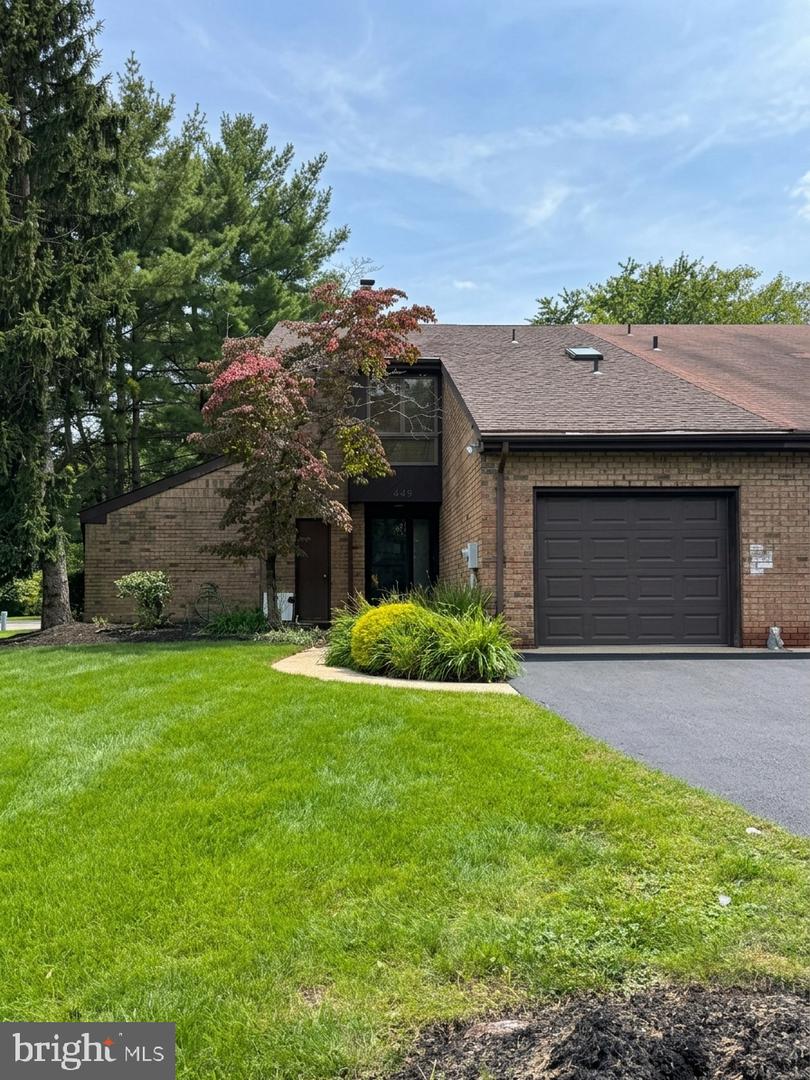 449 Willowbrook Dr — photo