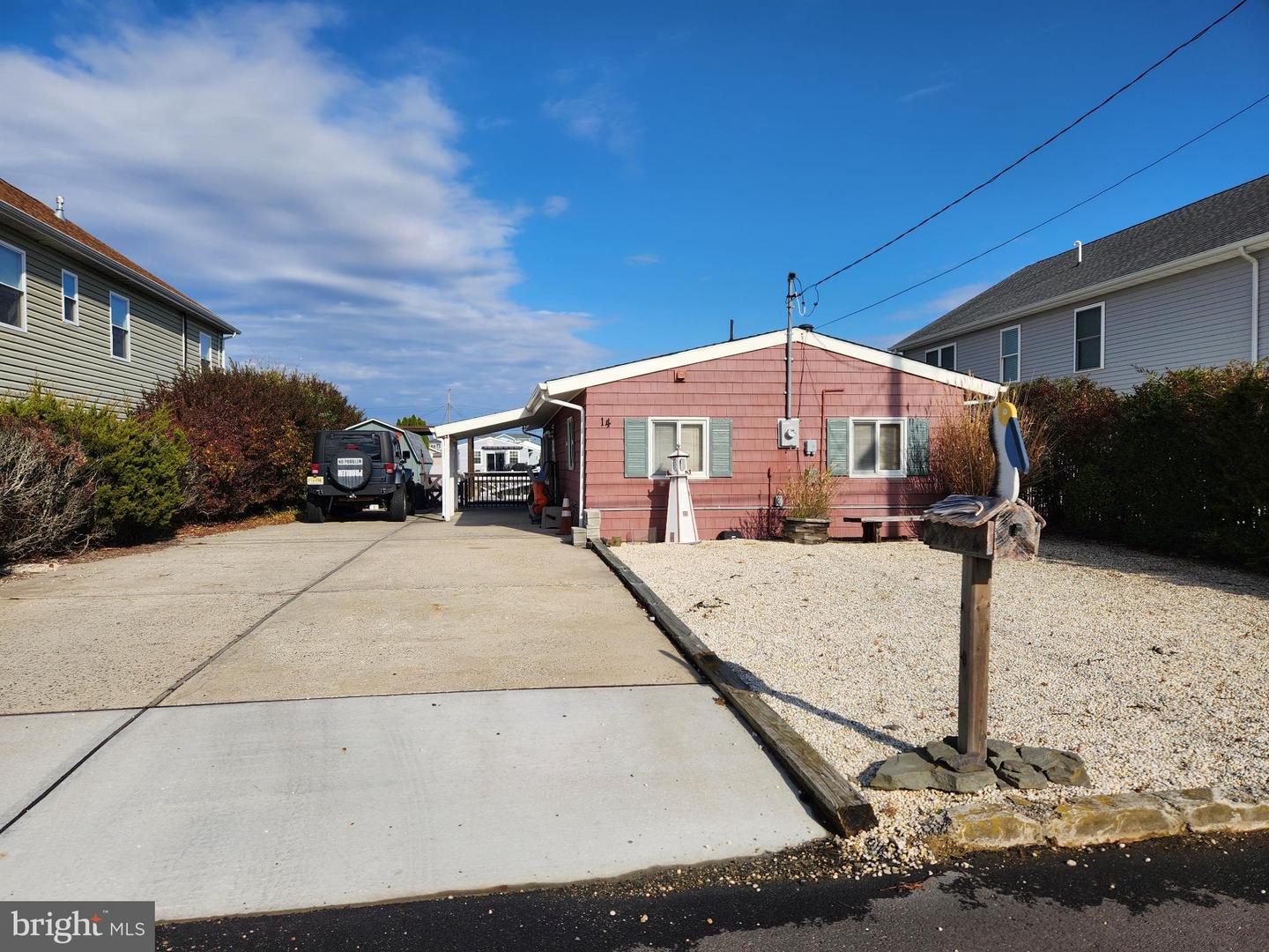 14 W Thames Rd — photo