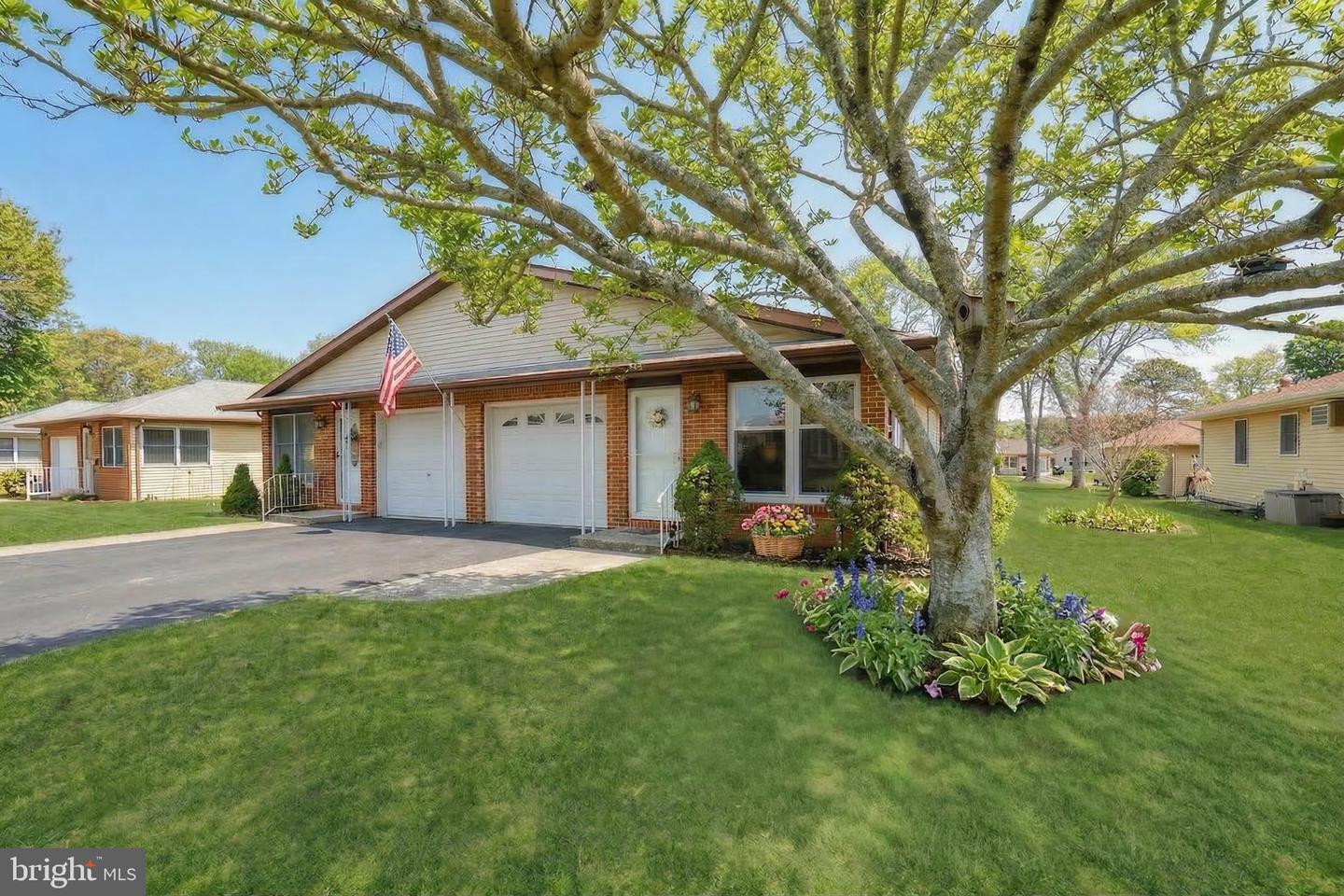 27 Magnolia Rd. — photo
