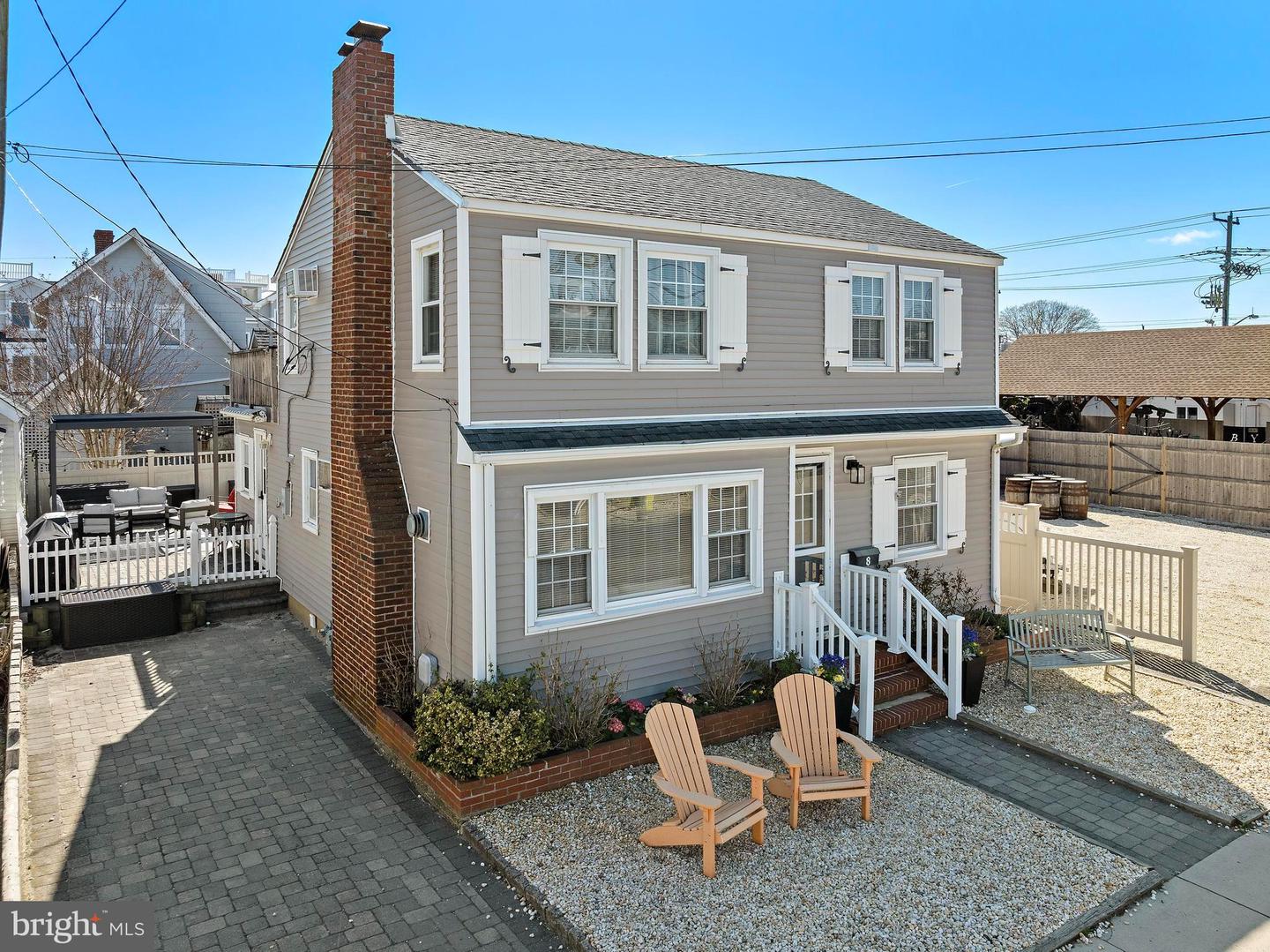 8 E Maryland Ave — photo