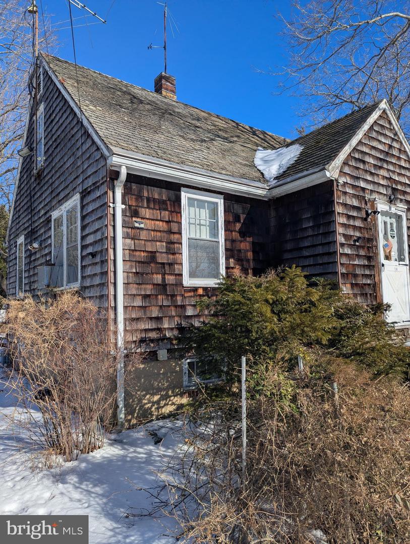 130 E Lacey Rd — photo