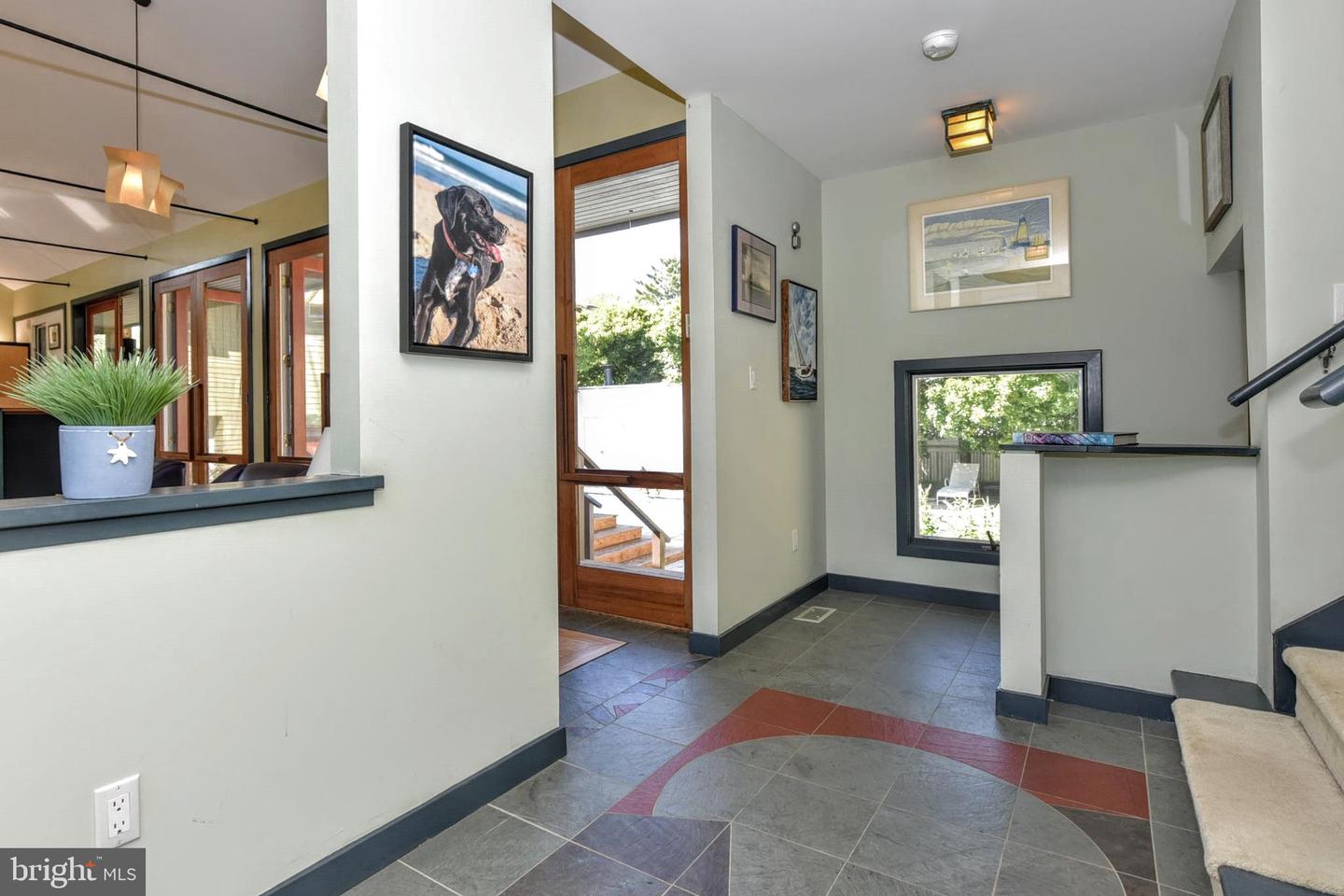 54-E Long Beach Blvd — photo