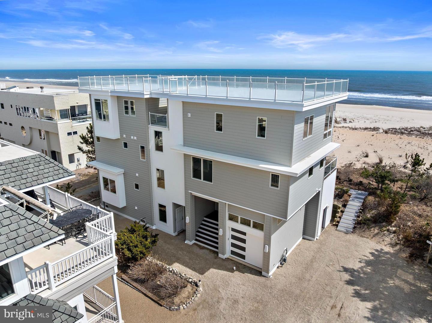 1123-C Long Beach — photo