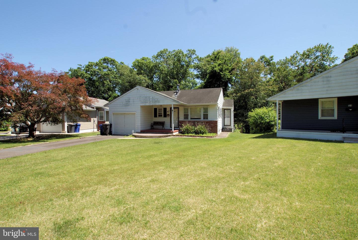 47 Coral Bell Holw — photo