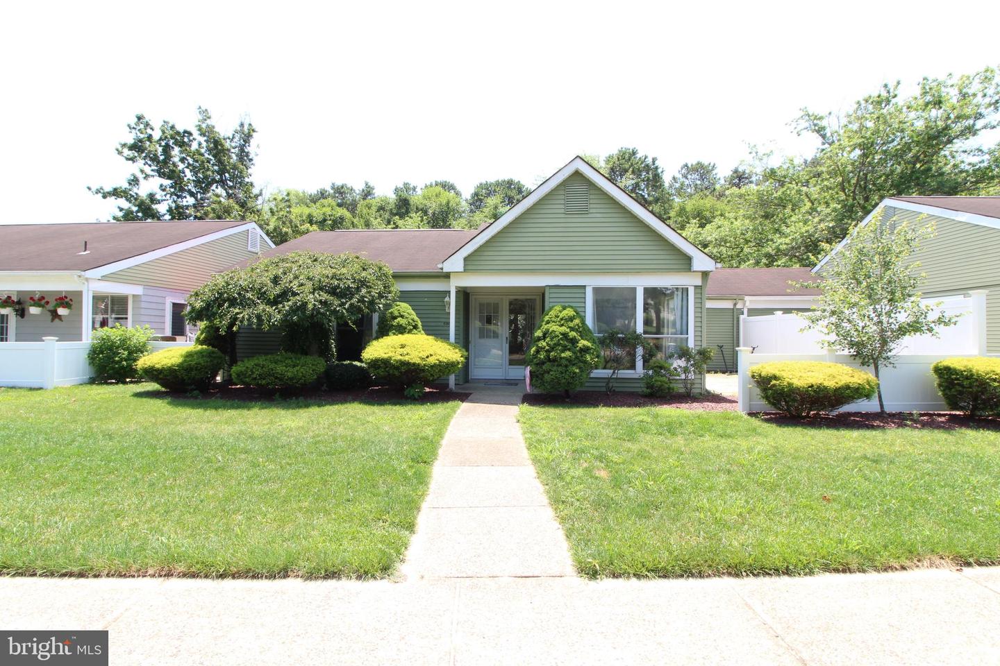 680-B Huntington Dr — photo