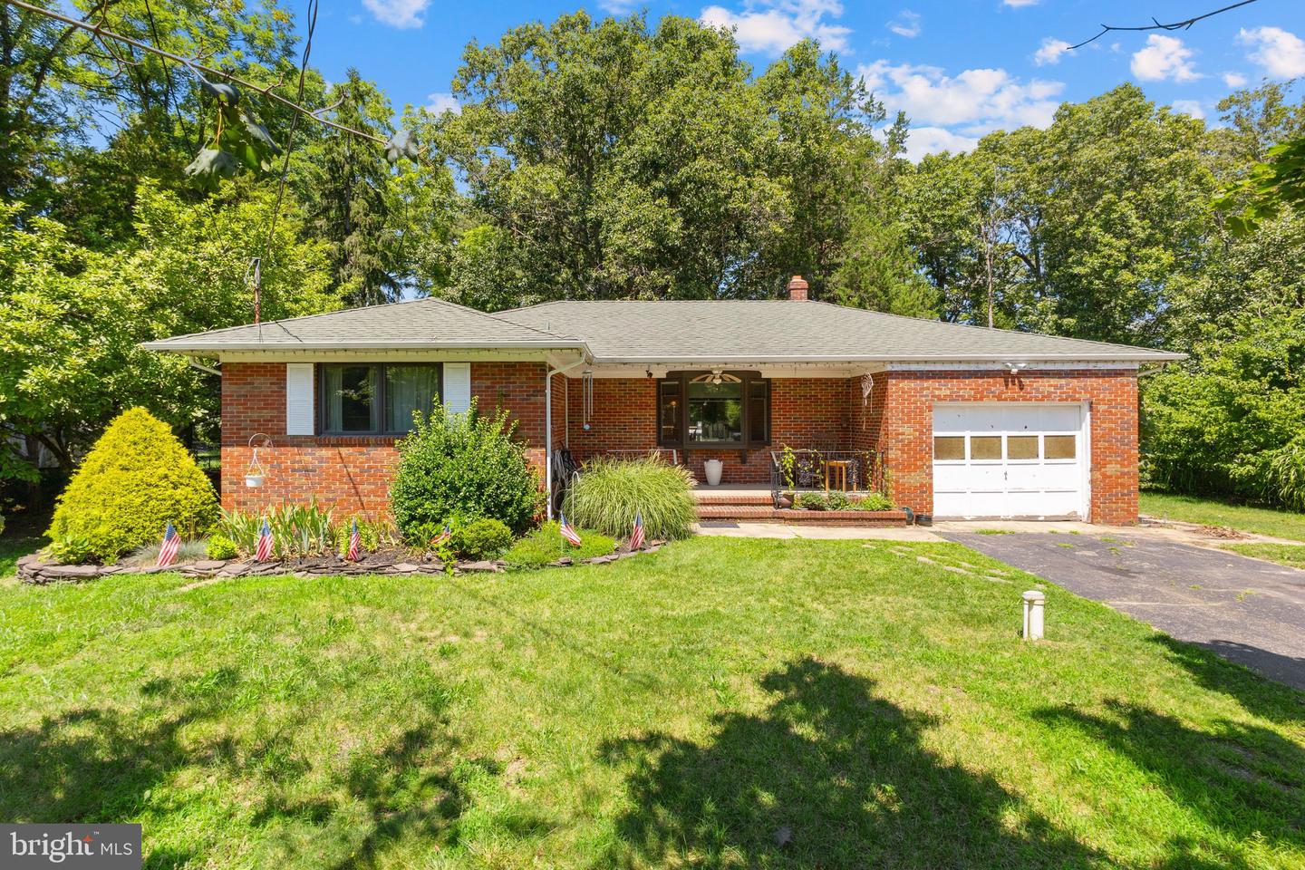 8 Riccis Dr — photo