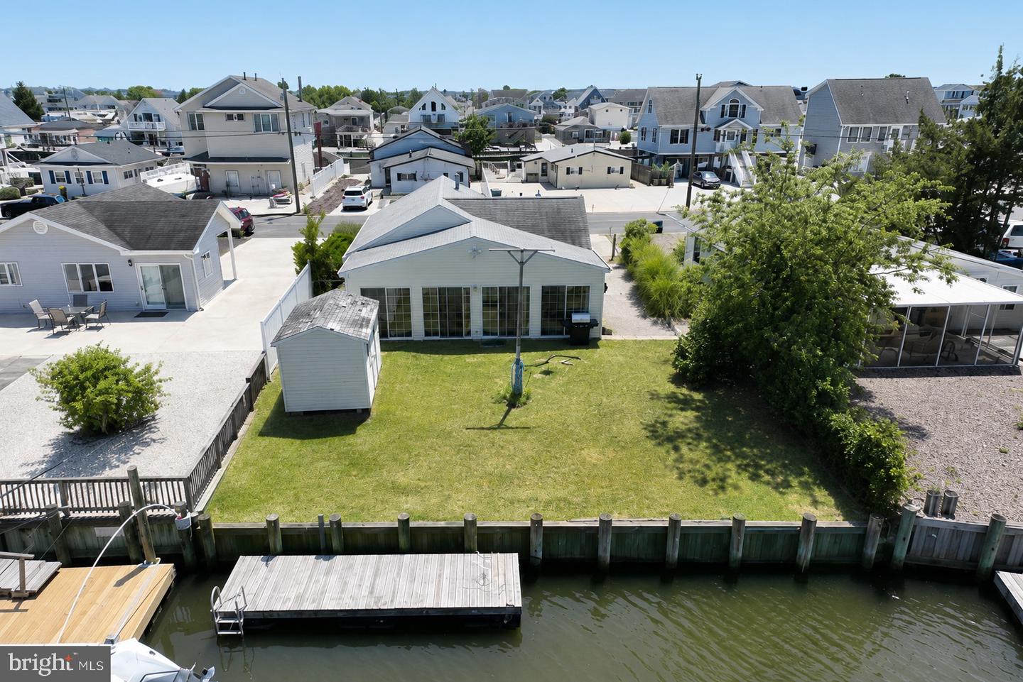 28 Lake Saint Clair Dr — photo
