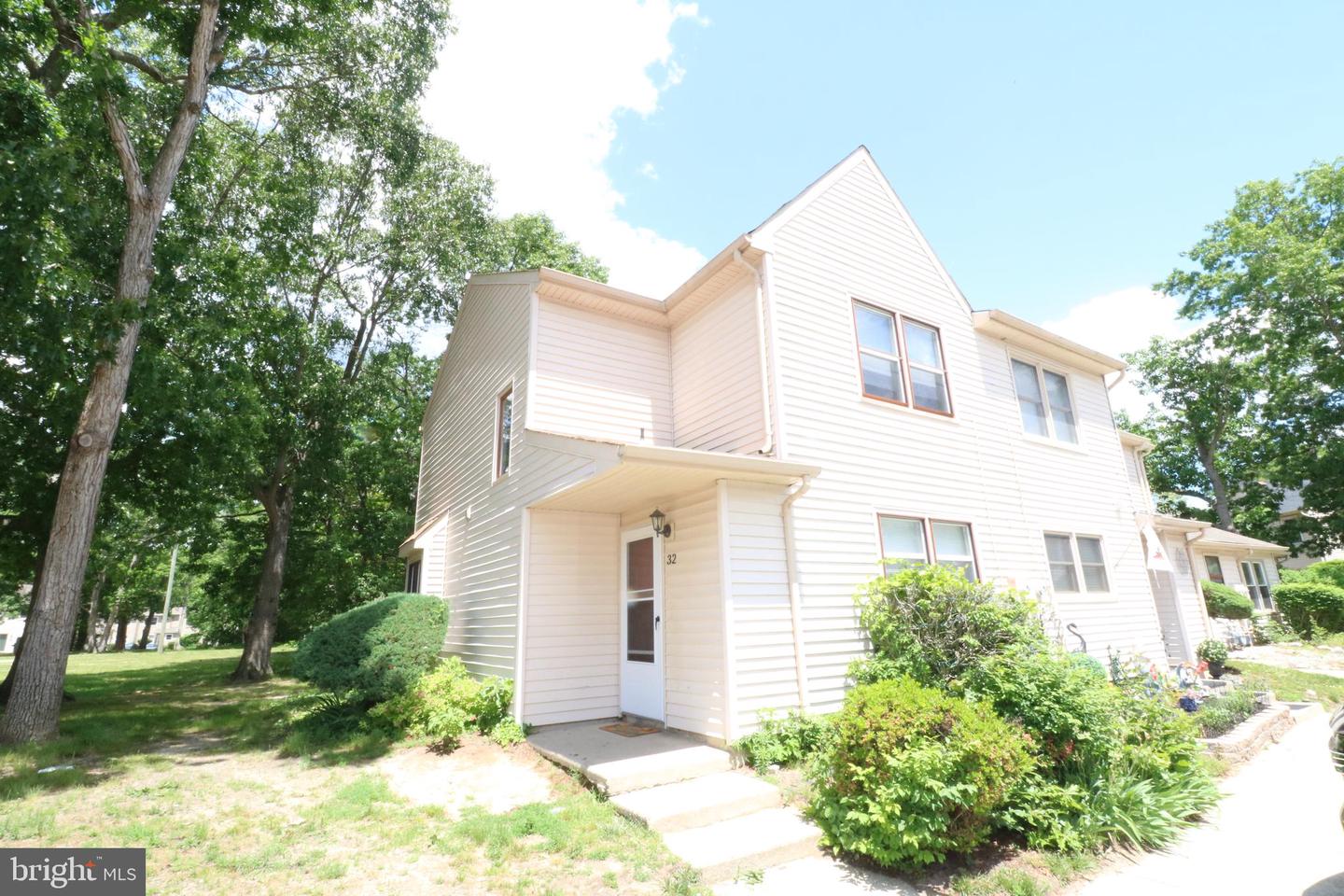 32 Pin Oak Ln — photo