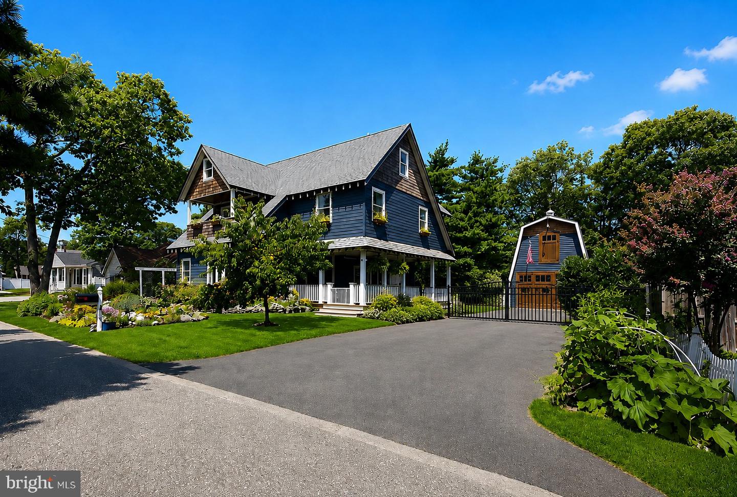 446 Cape Breton Ct — photo