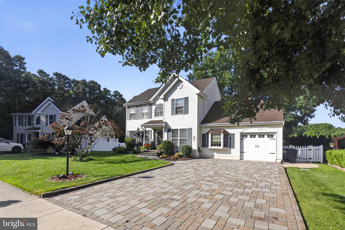 105 Hollow Oak Ln — photo