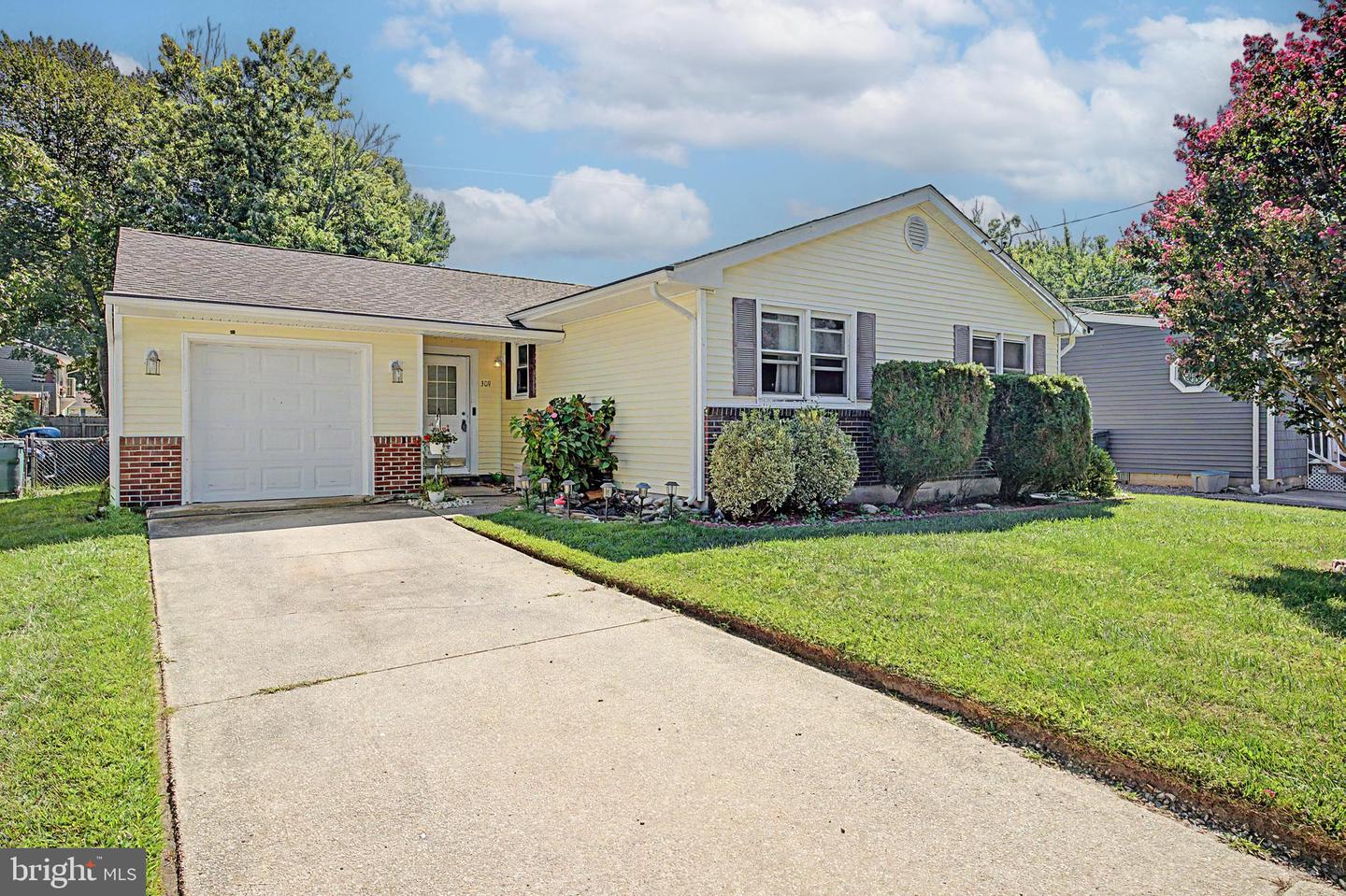 309 Twin Lakes Blvd — photo