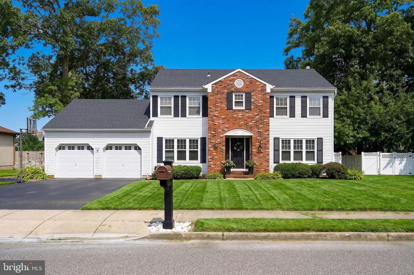 716 Opatut Ct — photo
